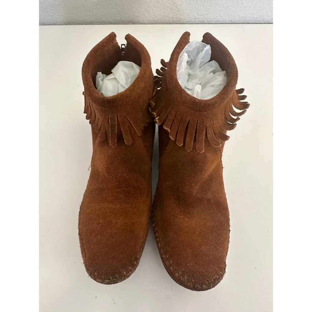 Minnetonka suede moccasin